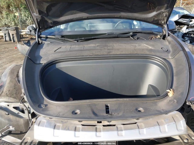 2021 TESLA MODEL Y 5YJYGDEE9MF067293 Photo 9