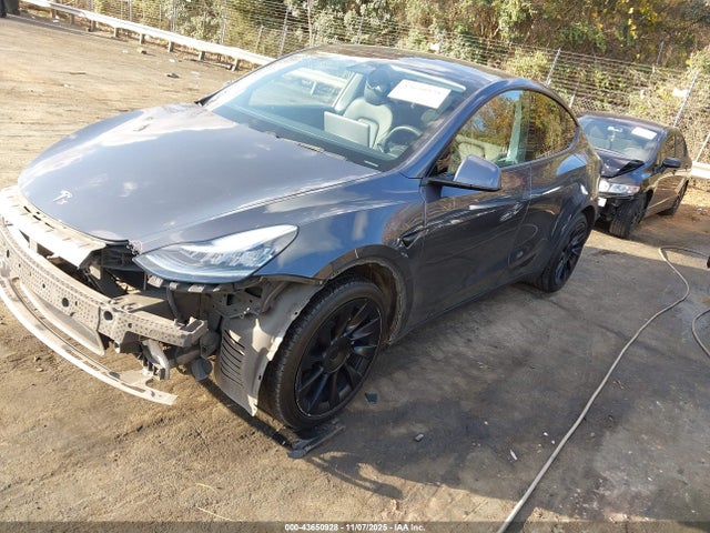 2021 TESLA MODEL Y 5YJYGDEE9MF067293 Photo 1