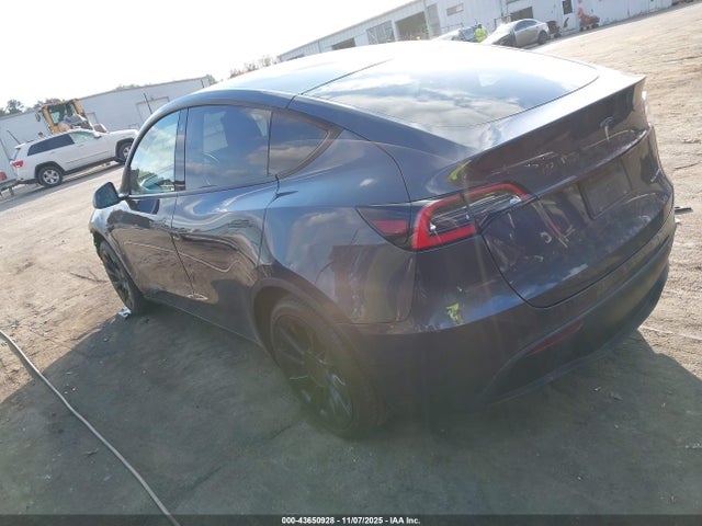 2021 TESLA MODEL Y 5YJYGDEE9MF067293 Photo 2