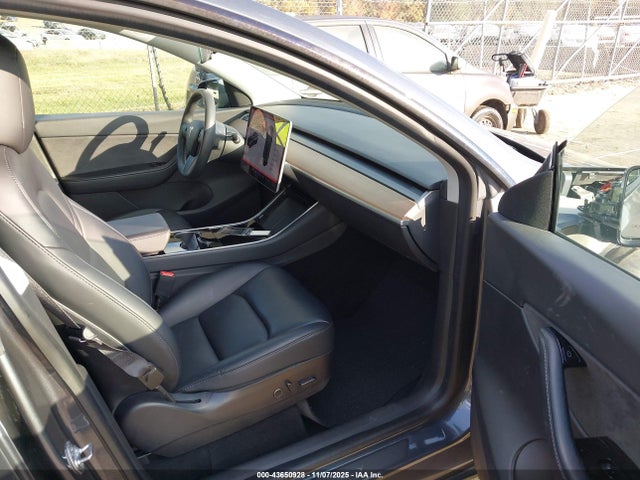 2021 TESLA MODEL Y 5YJYGDEE9MF067293 Photo 4