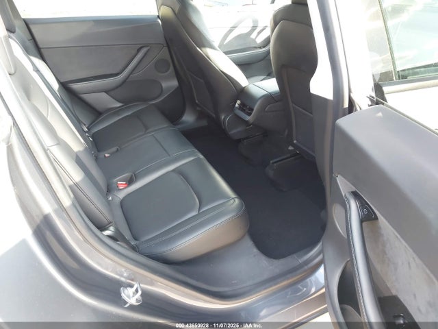 2021 TESLA MODEL Y 5YJYGDEE9MF067293 Photo 7