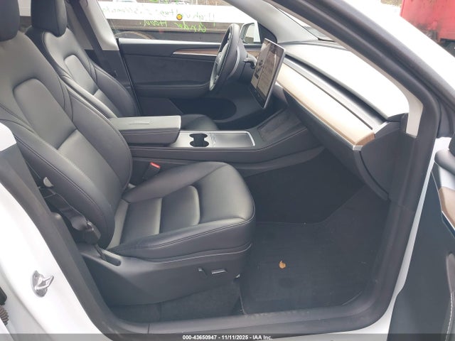 2023 TESLA MODEL Y 7SAYGDEE0PF789761 Photo 4