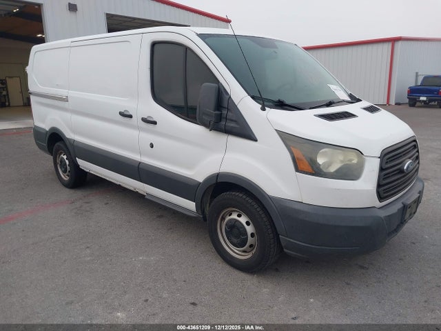 Ford Transit-150 2015 1FTNE1YM3FKA99284 zdjęcie główne