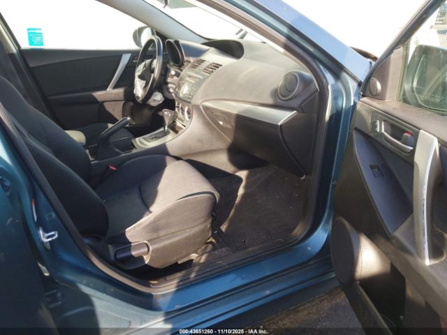 2011 MAZDA MAZDA3 JM1BL1K6XB1367380 Photo 4