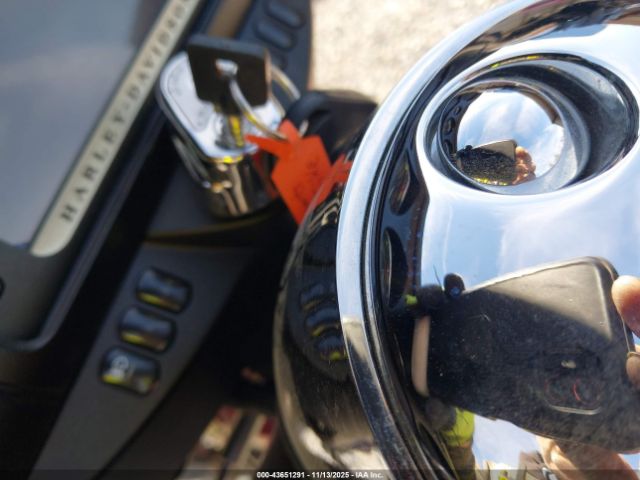 2015 HARLEY-DAVIDSON FLHTCUTG 1HD1MAL10FB862875 Photo 10