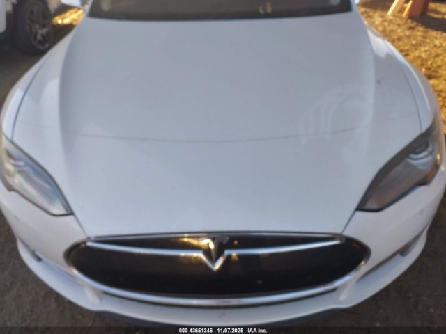 2014 TESLA MODEL S 5YJSA1S16EFP35740 Photo 9
