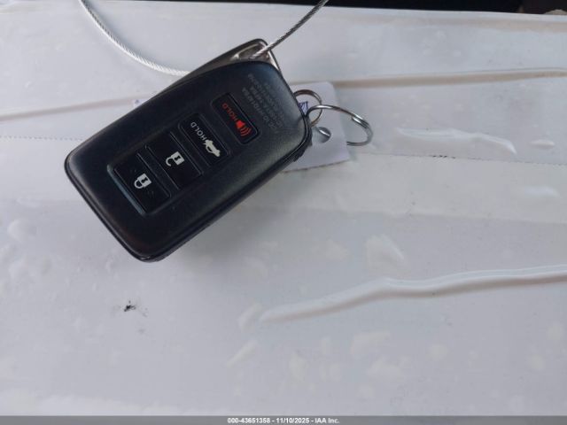 2016 LEXUS IS 200T JTHBA1D24G5011411 Photo 10