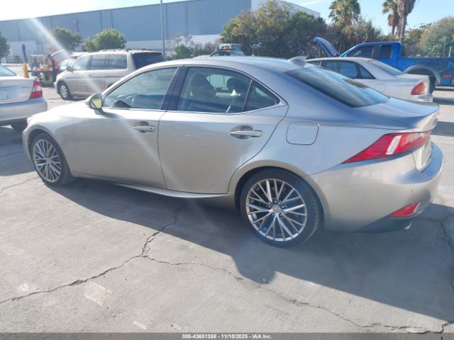 2016 LEXUS IS 200T JTHBA1D24G5011411 Photo 2