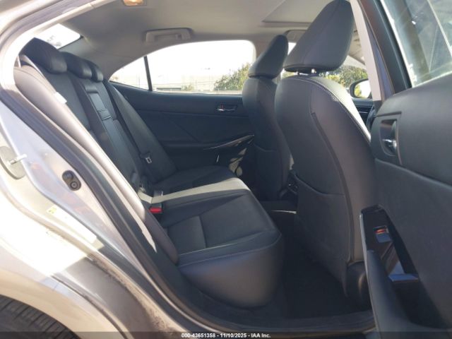 2016 LEXUS IS 200T JTHBA1D24G5011411 Photo 7