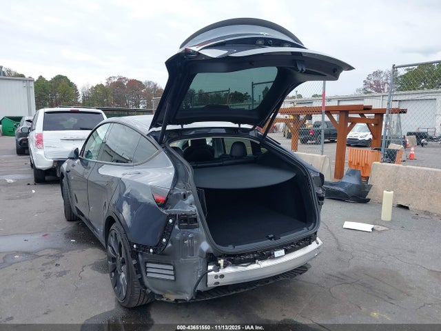 2023 TESLA MODEL Y 7SAYGDEF1PF833369 Photo 2