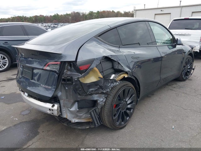 2023 TESLA MODEL Y 7SAYGDEF1PF833369 Photo 3