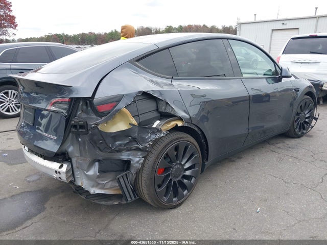 2023 TESLA MODEL Y 7SAYGDEF1PF833369 Photo 5