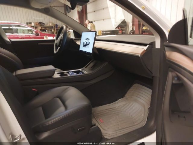 2023 TESLA MODEL Y 7SAYGDEE8PA173495 Photo 4