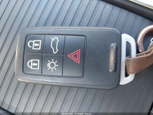 2016 VOLVO XC60 YV440MDK6G2890455 Photo 10