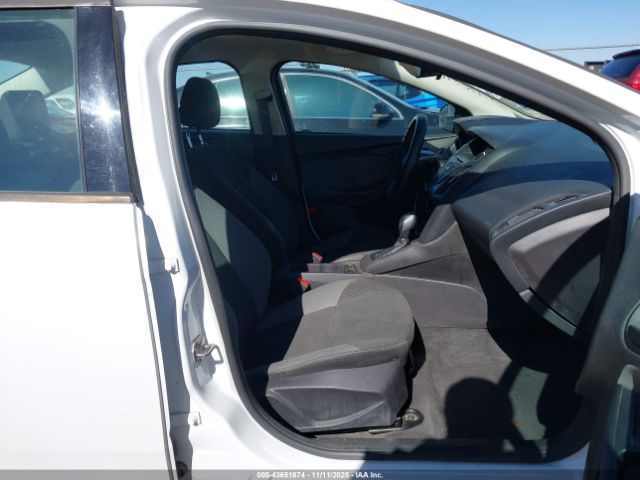 2014 FORD FOCUS 1FADP3E2XEL200565 Photo 4