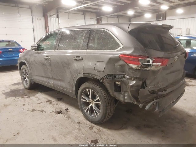 2019 Toyota Highlander Le მანქანა იყიდება აუქციონზე, vin: 5TDBZRFH8KS966175, აუქციონის ნომერი: 43651742