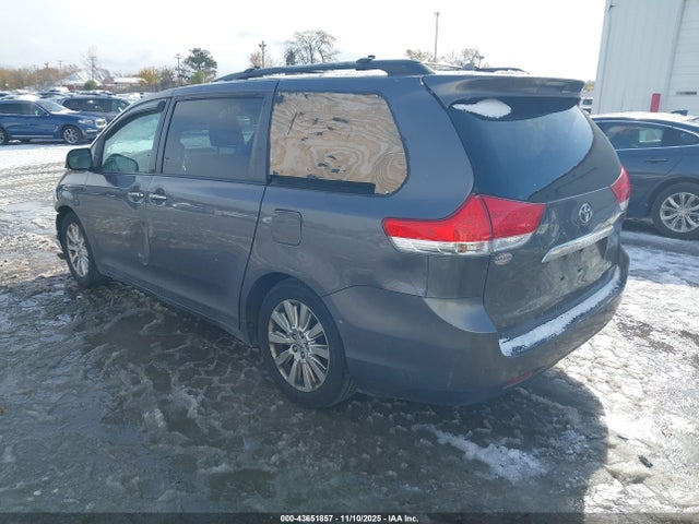 2011 Toyota Sienna Limited V6 მანქანა იყიდება აუქციონზე, vin: 5TDYK3DC1BS175201, აუქციონის ნომერი: 43651857