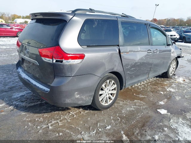 2011 Toyota Sienna Limited V6 მანქანა იყიდება აუქციონზე, vin: 5TDYK3DC1BS175201, აუქციონის ნომერი: 43651857