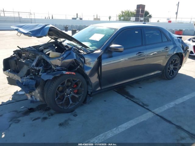 2019 CHRYSLER 300 2C3CCABG4KH548865 Photo 1