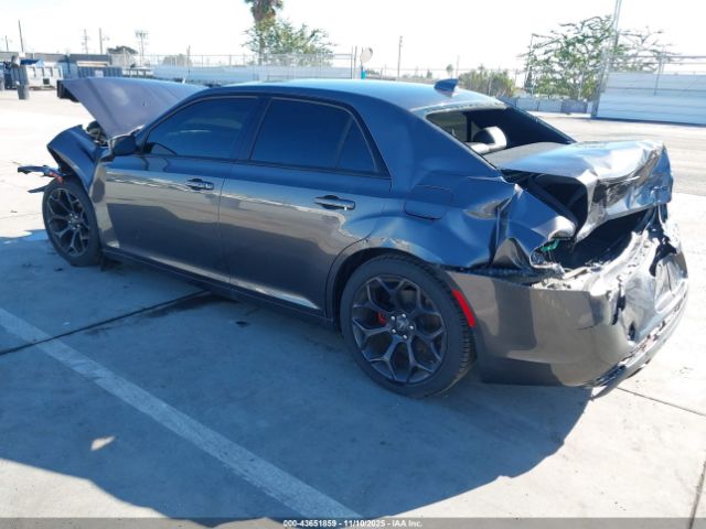 2019 CHRYSLER 300 2C3CCABG4KH548865 Photo 2