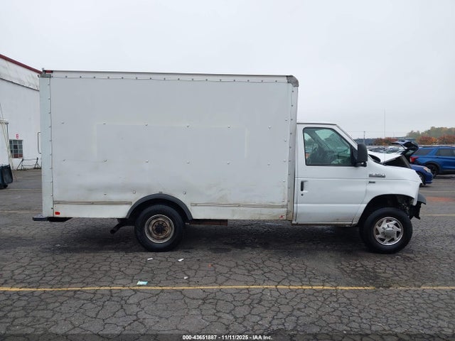 Ford E-350 Cutaway 2014 1FDWE3FLXEDA60829 Image 13