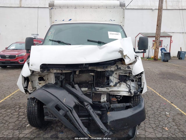 Ford E-350 Cutaway 2014 1FDWE3FLXEDA60829 Image 11