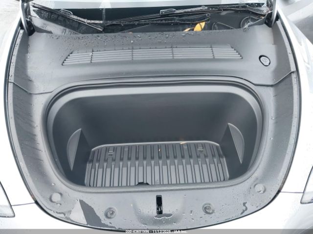 2024 TESLA MODEL Y 7SAYGDEEXRA302050 Photo 9
