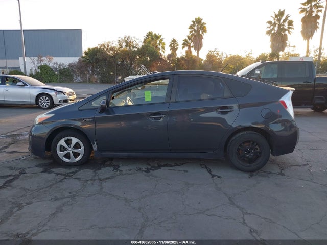 Toyota Prius Two 2014 JTDKN3DU0E0368386 Image 15
