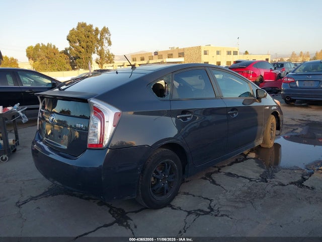 Toyota Prius Two 2014 JTDKN3DU0E0368386 Image 4