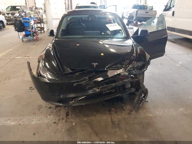 2025 TESLA MODEL 3 5YJ3E1EB7SF904415 Photo 5