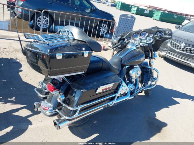 2010 HARLEY-DAVIDSON FLHTC 1HD1FF415AB668857 Photo 3