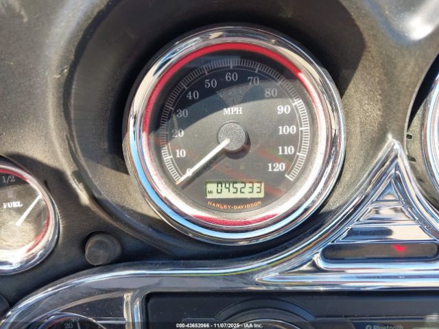 2010 HARLEY-DAVIDSON FLHTC 1HD1FF415AB668857 Photo 6