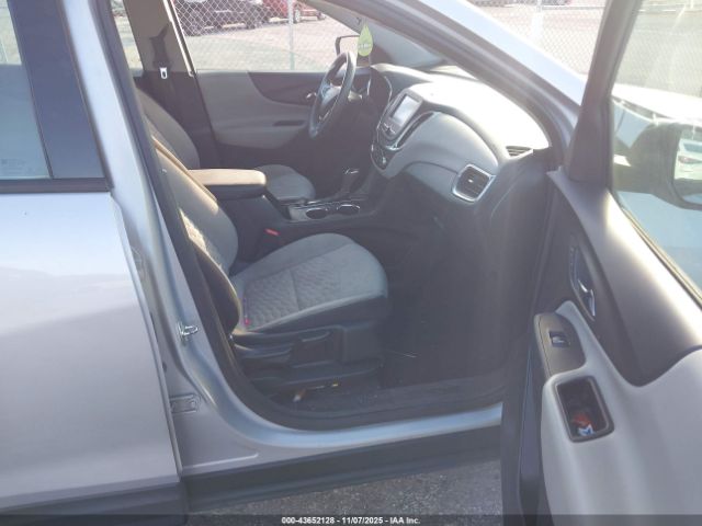 2018 CHEVROLET EQUINOX 2GNAXHEVXJ6195902 Photo 4