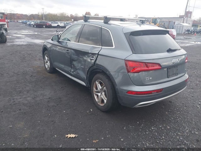 2019 AUDI Q5 WA1ANAFY2K2142408 Photo 2