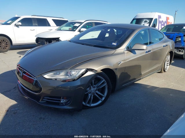 2015 TESLA MODEL S 5YJSA1H2XFF086154 Photo 1