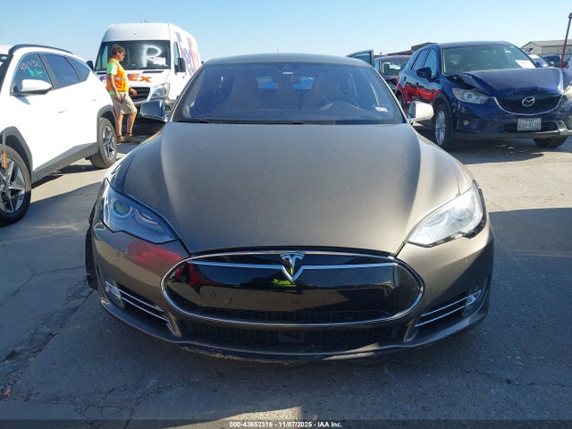 2015 TESLA MODEL S 5YJSA1H2XFF086154 Photo 5