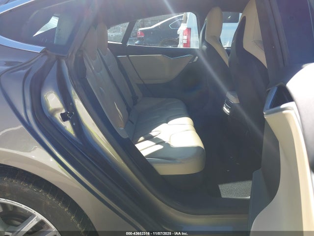 2015 TESLA MODEL S 5YJSA1H2XFF086154 Photo 7