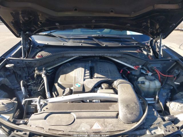 2016 BMW X5 5UXKR0C55G0P32641 Photo 9