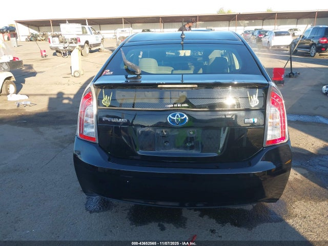 Toyota Prius Two 2015 JTDKN3DU4F0407398 Image 17