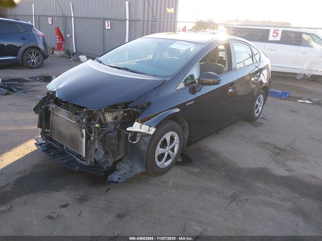 Toyota Prius Two 2015 JTDKN3DU4F0407398 Image 2