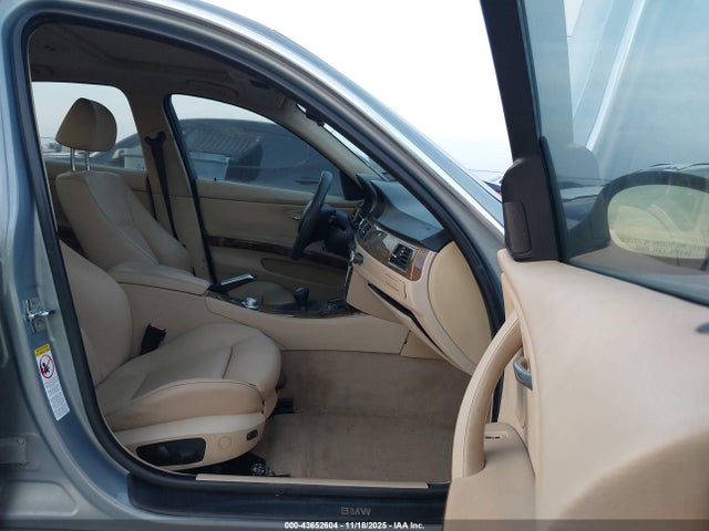 2006 Bmw 330i მანქანა იყიდება აუქციონზე, vin: WBAVB33586PS06933, აუქციონის ნომერი: 43652604