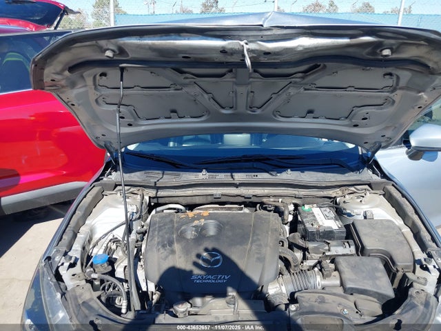 3MZBN1V3XJM257858 Mazda Mazda3 Touring