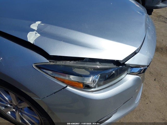 3MZBN1V3XJM257858 Mazda Mazda3 Touring