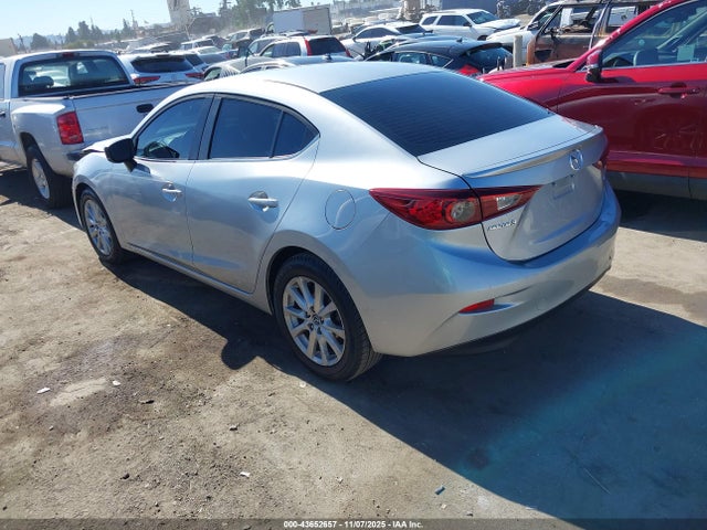 3MZBN1V3XJM257858 Mazda Mazda3 Touring