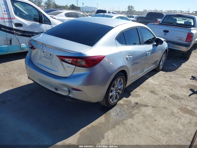 3MZBN1V3XJM257858 Mazda Mazda3 Touring