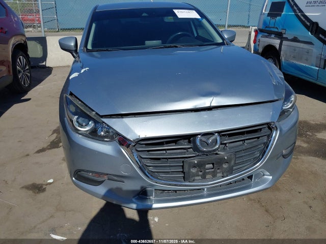 3MZBN1V3XJM257858 Mazda Mazda3 Touring