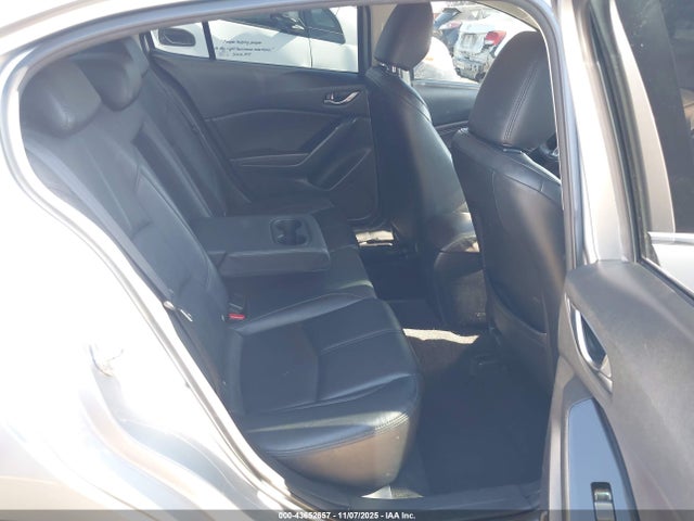 3MZBN1V3XJM257858 Mazda Mazda3 Touring