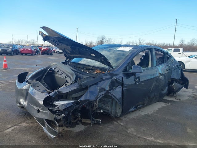 2023 TESLA MODEL Y 7SAYGDEE9PF847530 Photo 1