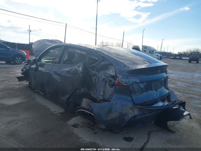 2023 TESLA MODEL Y 7SAYGDEE9PF847530 Photo 2