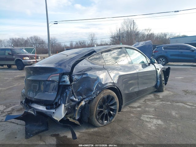 2023 TESLA MODEL Y 7SAYGDEE9PF847530 Photo 3